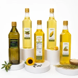پک طلایی آشپزی امروز شاپ شامل روغن کنجد، روغن زیتون فرابکر، روغن آفتابگردان، روغن ذرت و روغن سبوس برنج روی استندهای سفید مدرن